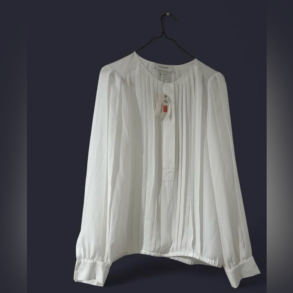 Banana Republic Elegant White Pleated Blouse